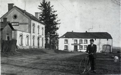 Autelbas gare-ext-.jpg
